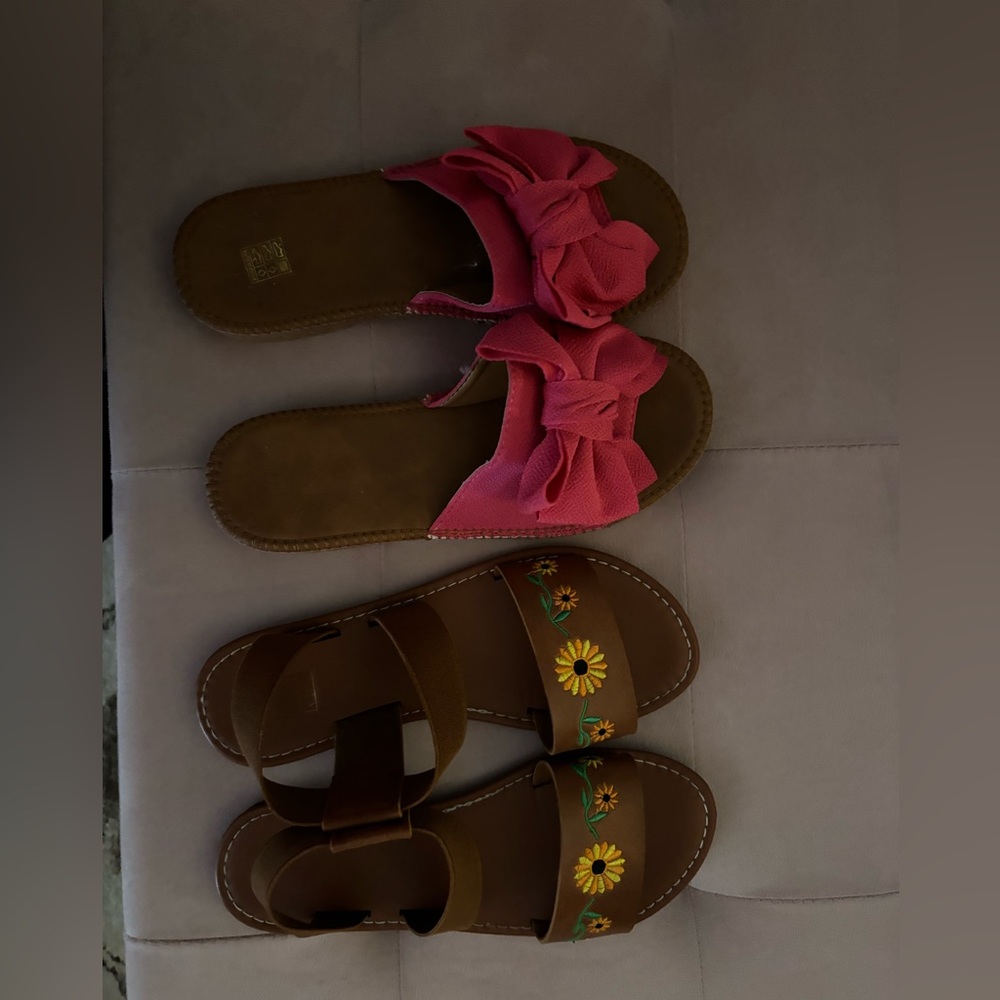 Woman’s size 5 sandals brand new